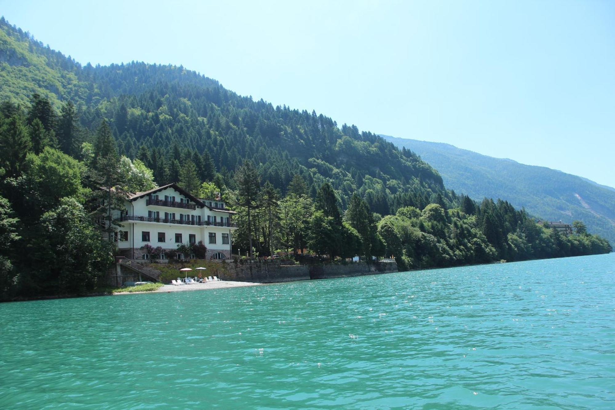 Lago Park Hotel مولفينو المظهر الخارجي الصورة