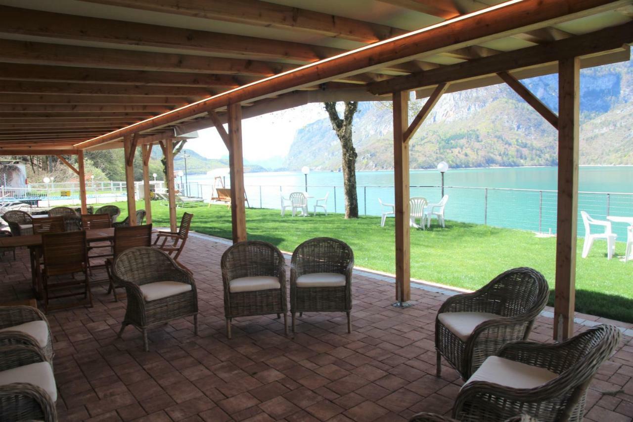 Lago Park Hotel مولفينو المظهر الخارجي الصورة