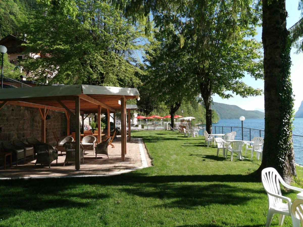 Lago Park Hotel مولفينو المظهر الخارجي الصورة